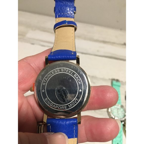 Set of five woman’s fashion watches - Picture 3 of 11